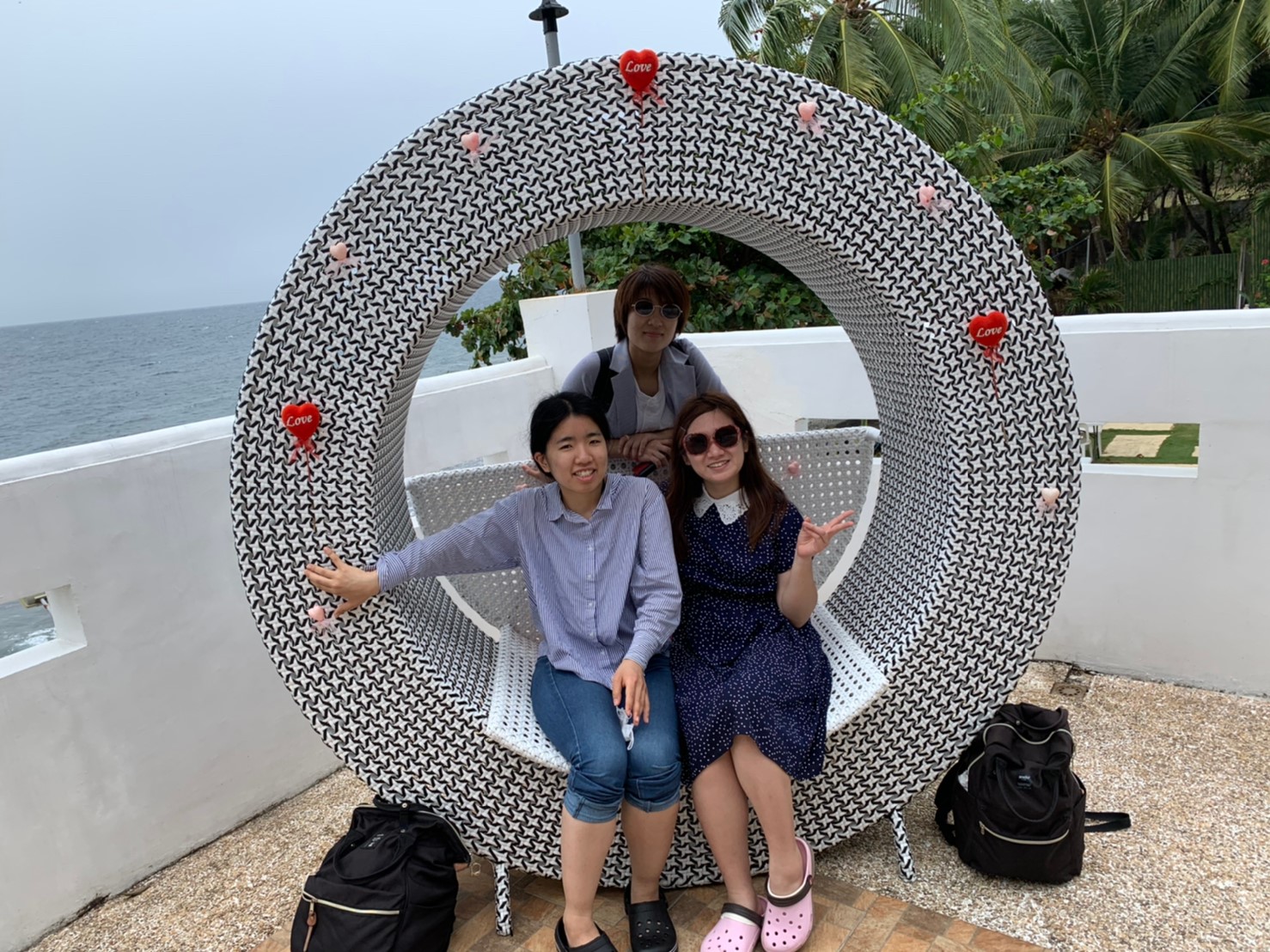 3人の学生 in The Assemblage Point Resort and Convention Hub